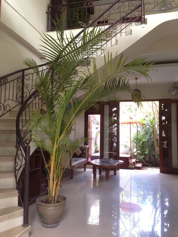 Wisma tamu Hideaway 4*