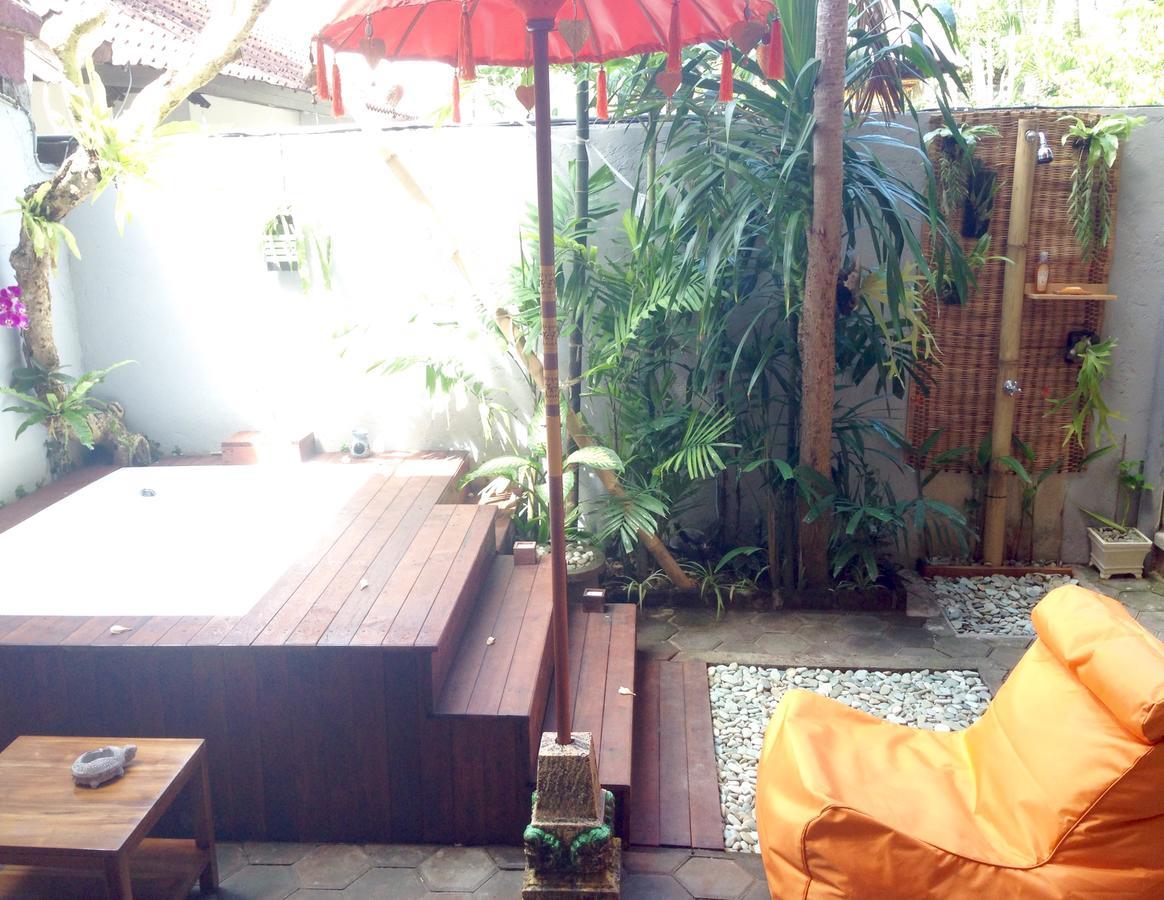 Wisma tamu Hideaway 4*