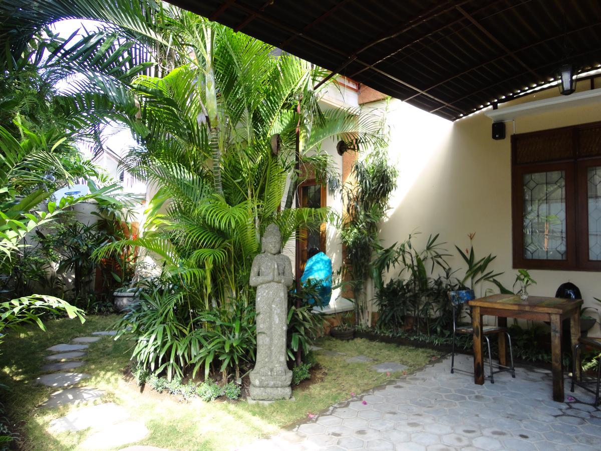 Wisma tamu Hideaway